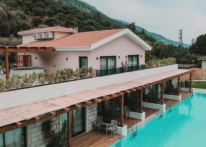 The Pearl Отель 4*