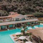 The Pearl Отель 4*