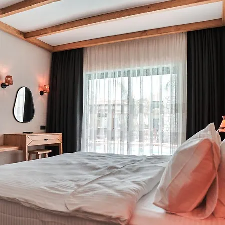 The Pearl Otel 4*