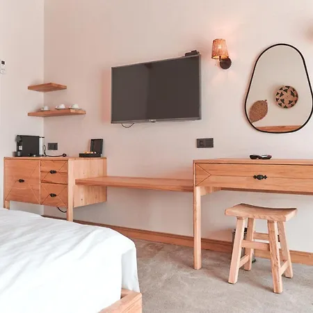 Ξενοδοχείο The Pearl 4*