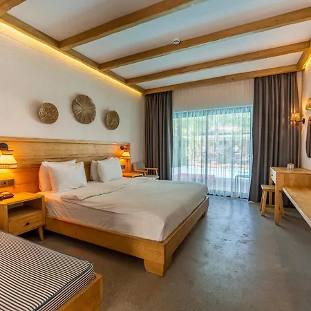 Ξενοδοχείο The Pearl 4*