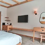 The Pearl Hotell