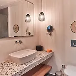 Hotel The Pearl 4*