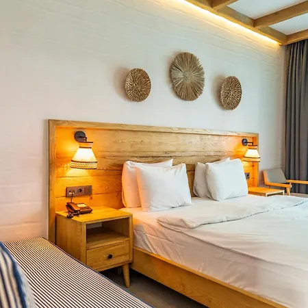 Hotel The Pearl 4*
