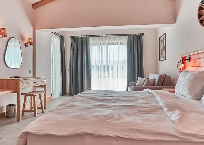 The Pearl 4*